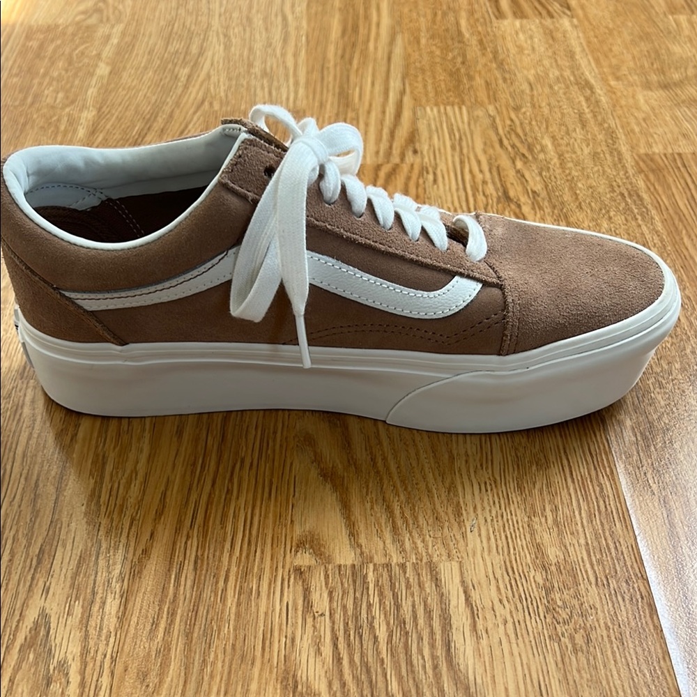 Vans Women’s Old Skool Stacked Suede Sneakers - Picture 9 of 10